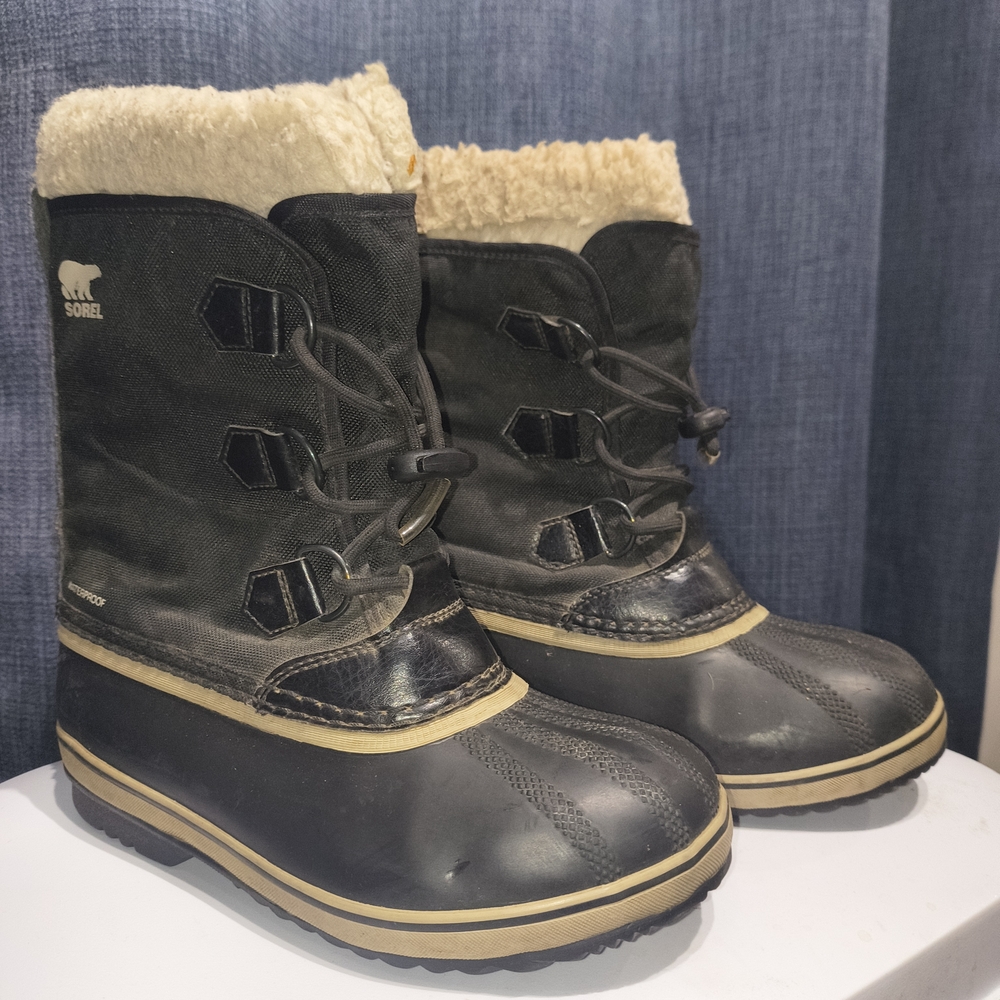 Sorel Black Winter Boots with Cream Lining